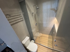 Basic Apartment | Bathroom | Shower, towels - Setai Edition Suites (João Pessoa)