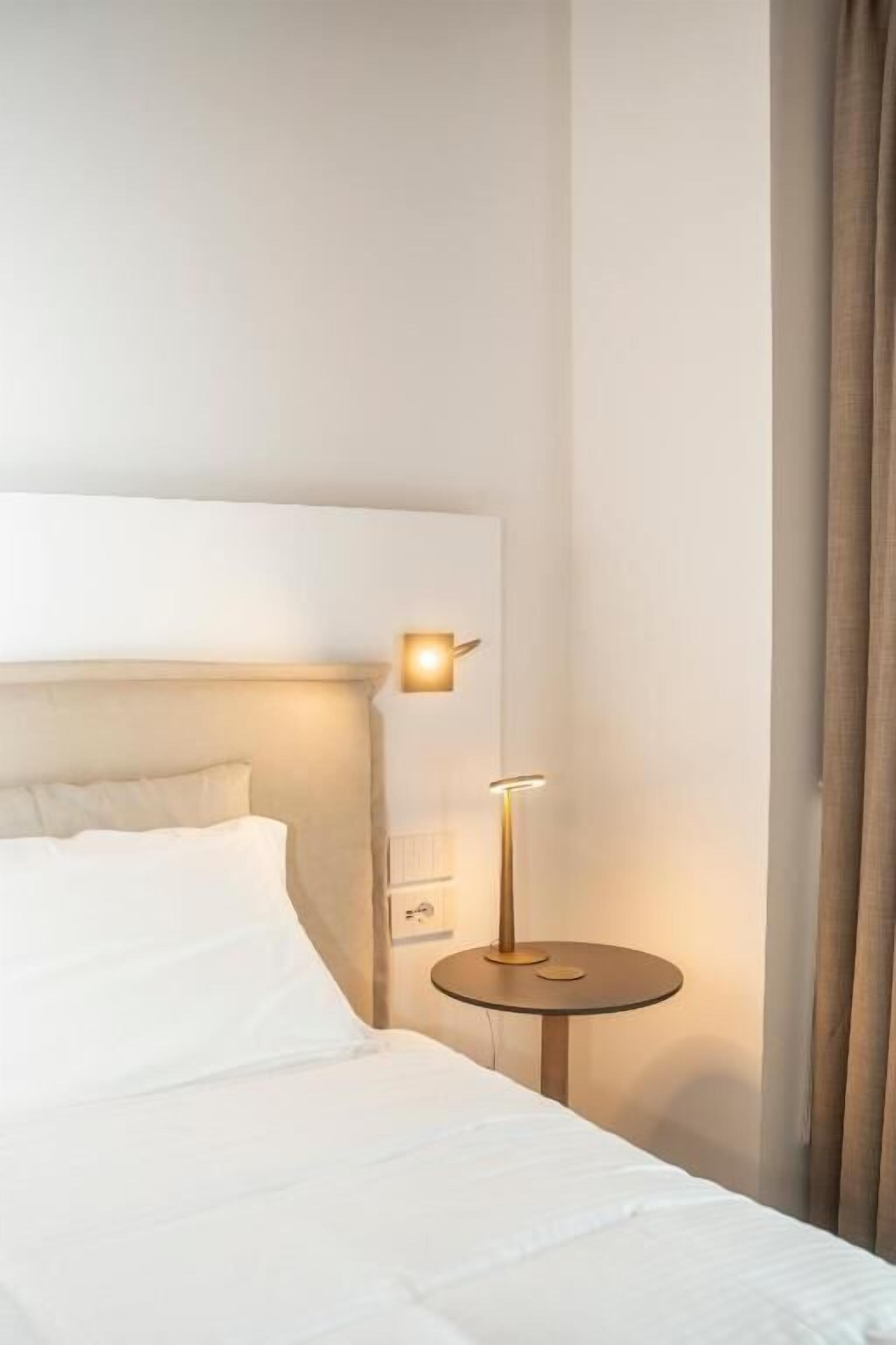 In-room safe, desk, laptop workspace, free WiFi