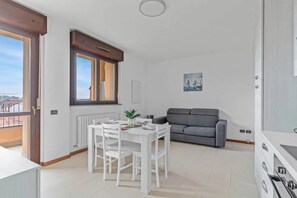 Living area - Vrbo Property (Milano)