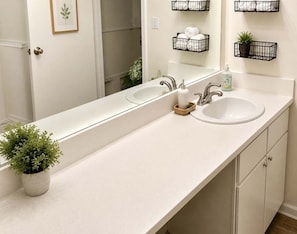 Condo, 1 Bedroom | Bathroom | Towels - Prime Location - Perfect Corporate Rental 1 Bedroom Condo (West Hollywood)