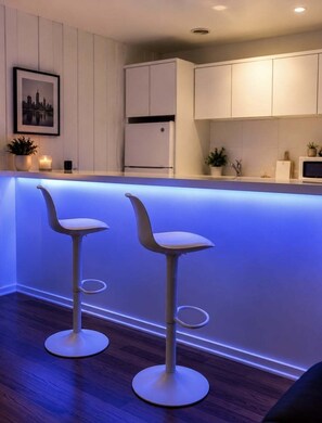 Condo, 1 Bedroom | Private kitchen | Fridge, oven, toaster - Prime Location - Perfect Corporate Rental 1 Bedroom Condo (West Hollywood)