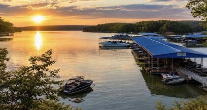 Luxury Lake Living- Pool , Fire Pit, Amenities 5 Bedroom Home