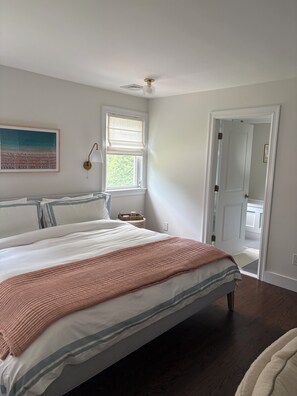 3 quartos, ferros/tábuas de passar roupa, Wi-Fi, roupa de cama