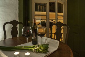Dining - Cheese&Wine™ | Alfama - Sto. Estevão Viewpoint 1 (Lisboa)
