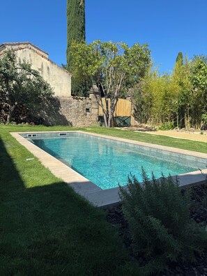 Pool - Vrbo Property (Savignargues)