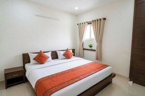 WiFi - Awardee Hotel Sada Shiv near Kashi Vishwanath Temple & River| Parking (Varanasi)