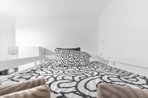 Room - Vrbo Property (Milano)