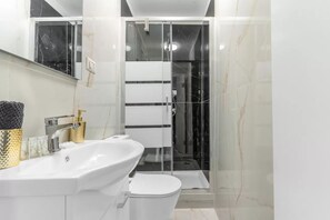 Bathroom - Vrbo Property (Milano)