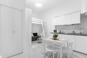 Interior - ARQ16 [Cathedral-Loreto] • Central • Modern (Milano)