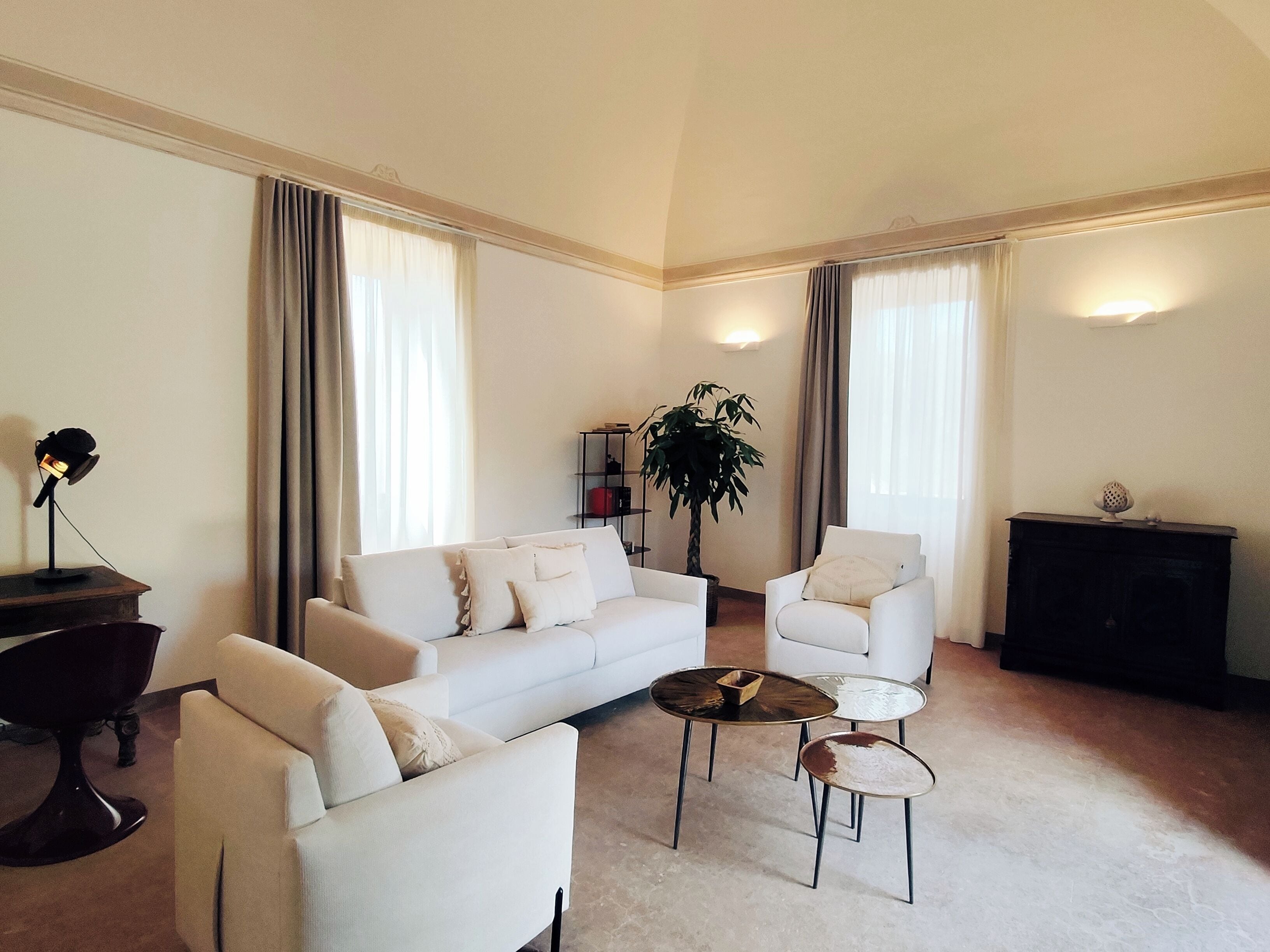 Suite Luxury, vista giardino | Minibar, una cassaforte in camera, tende oscuranti, insonorizzazione