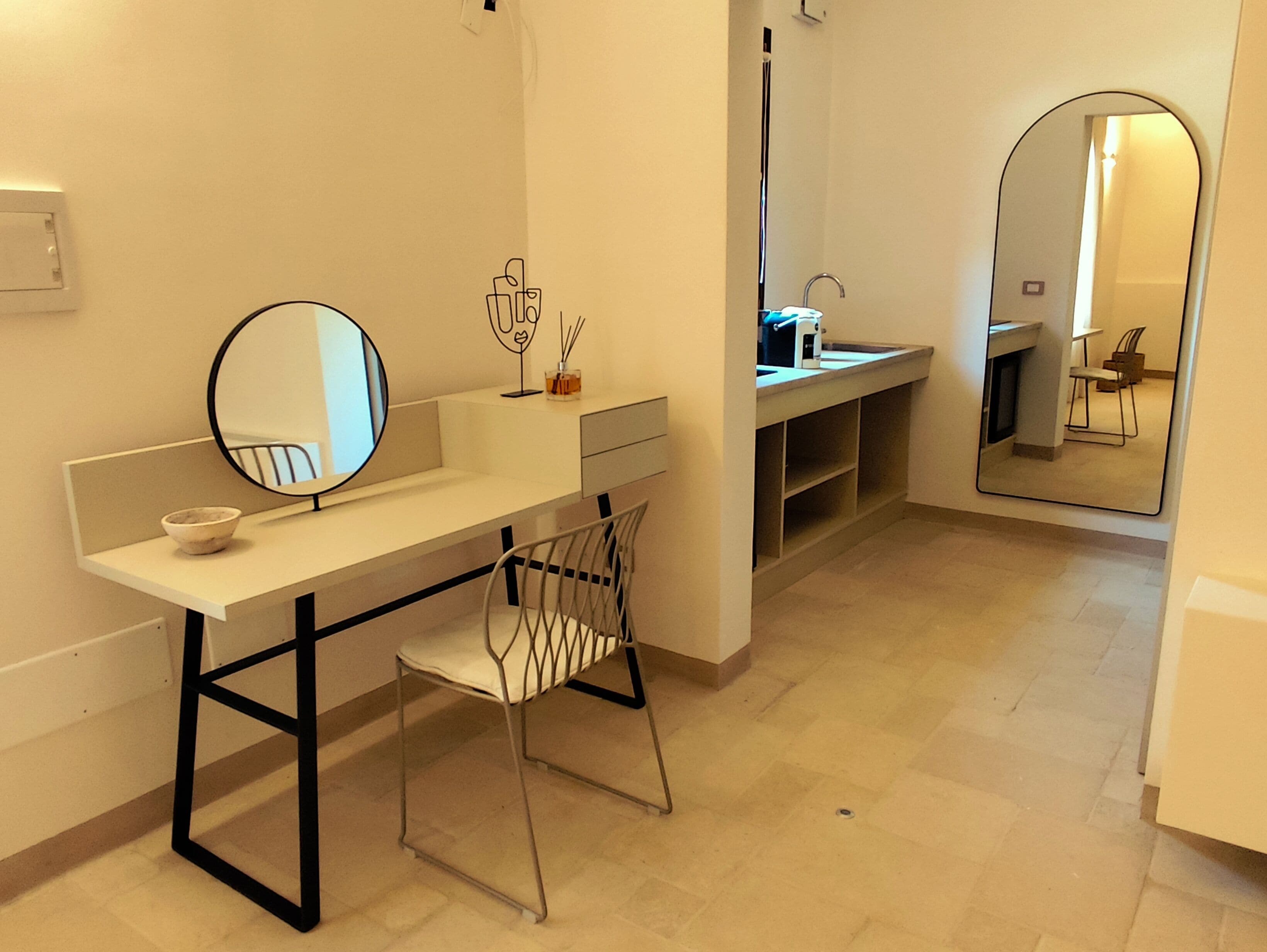 Family Studio Suite, Garden View | Minibar