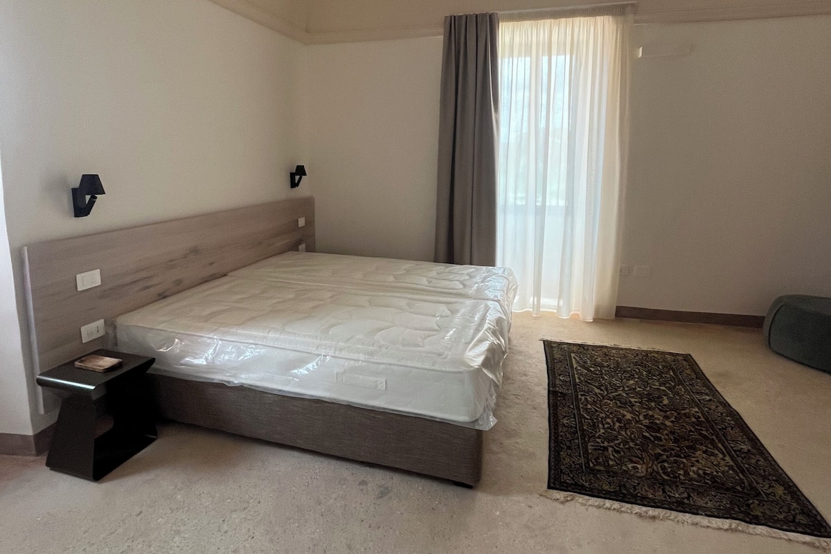 Deluxe Twin Room, Private Bathroom, Garden View | In-room safe, blackout drapes, soundproofing, free WiFi