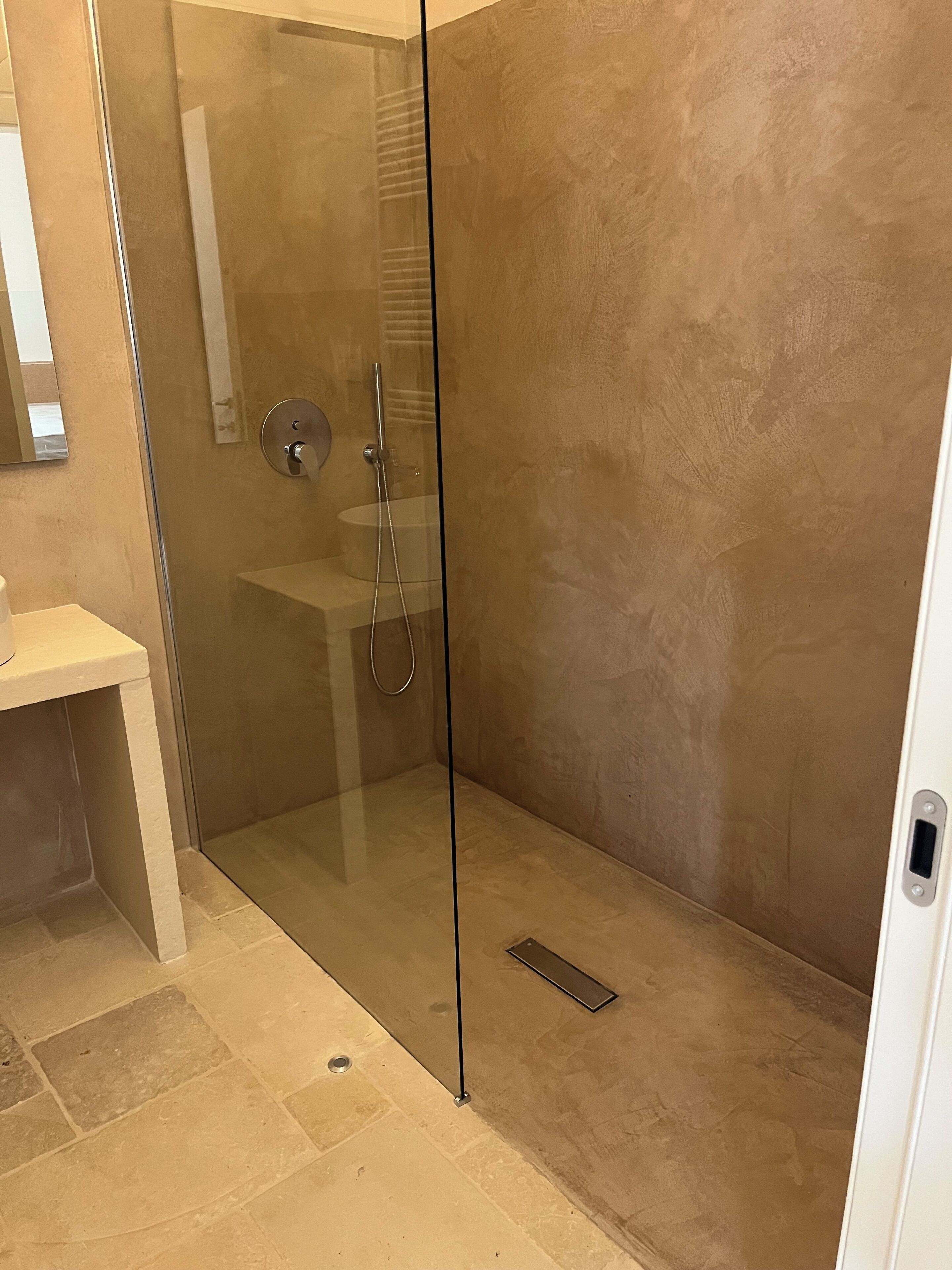 Suite Studio Familiale, vue jardin | Salle de bain