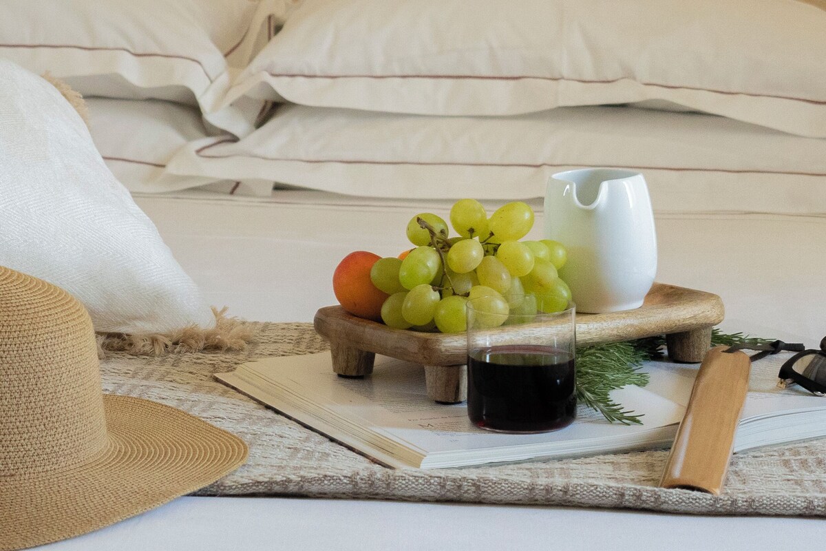 Habitación clásica, no fumadores, vistas al jardín | Minibar, caja fuerte, cortinas opacas y sistema de insonorización