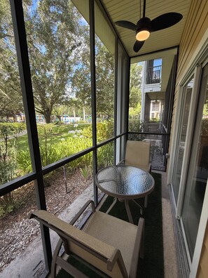 Outdoor dining - Mouse House Magic 3BR Resort Condo Near Disney Sleeps 8 (Davenport)