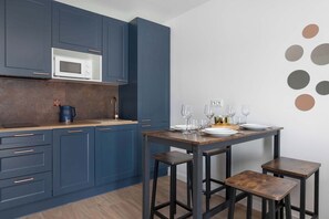 Fridge, microwave, stovetop, dishwasher - Cozy Apartment | Close to Seaside Attractions (Jastrzębia Góra)