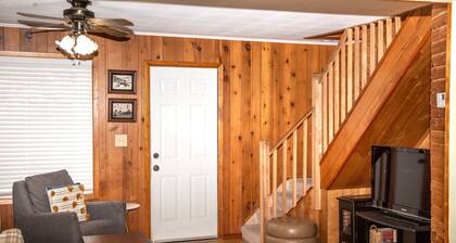 Dog-Friendly Cutler City Coastal Cottage