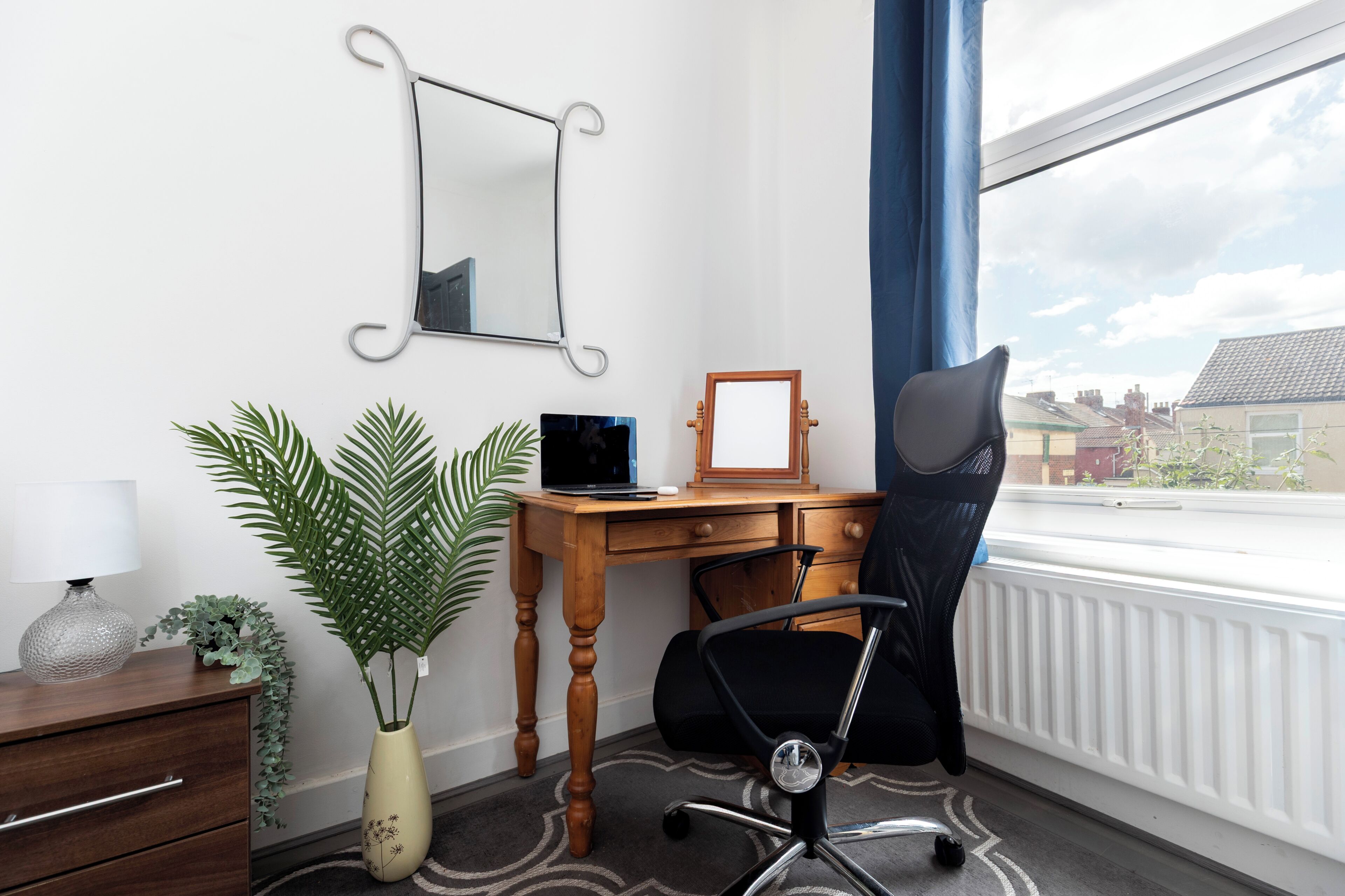 Casa de lujo, no fumadores | Escritorio y espacio para trabajar con un portátil