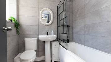 Luxury Double Room, Non Smoking | Bathroom | Combined shower/tub, hair dryer, towels, soap
