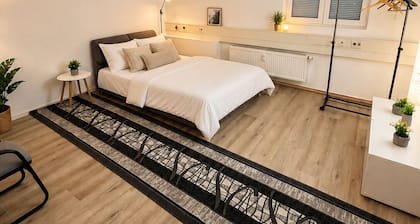 GH Down 4-Bedroom Property_Kelkheim