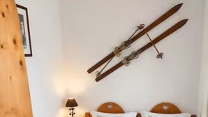Unclassified image, 4 of 9, button - A Nature Getaway in the Mountains: A Quiet Apartment (Besse-et-Saint-Anastaise)