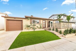 Exterior - Walk To Beach and Village W/Jacuzzi, Fire Pit! (San Diego)