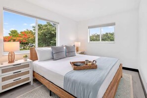 Tabla de planchar con plancha, wifi y ropa de cama 