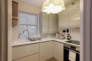Private kitchen - Blythe & Bloom Garden Flat (London)