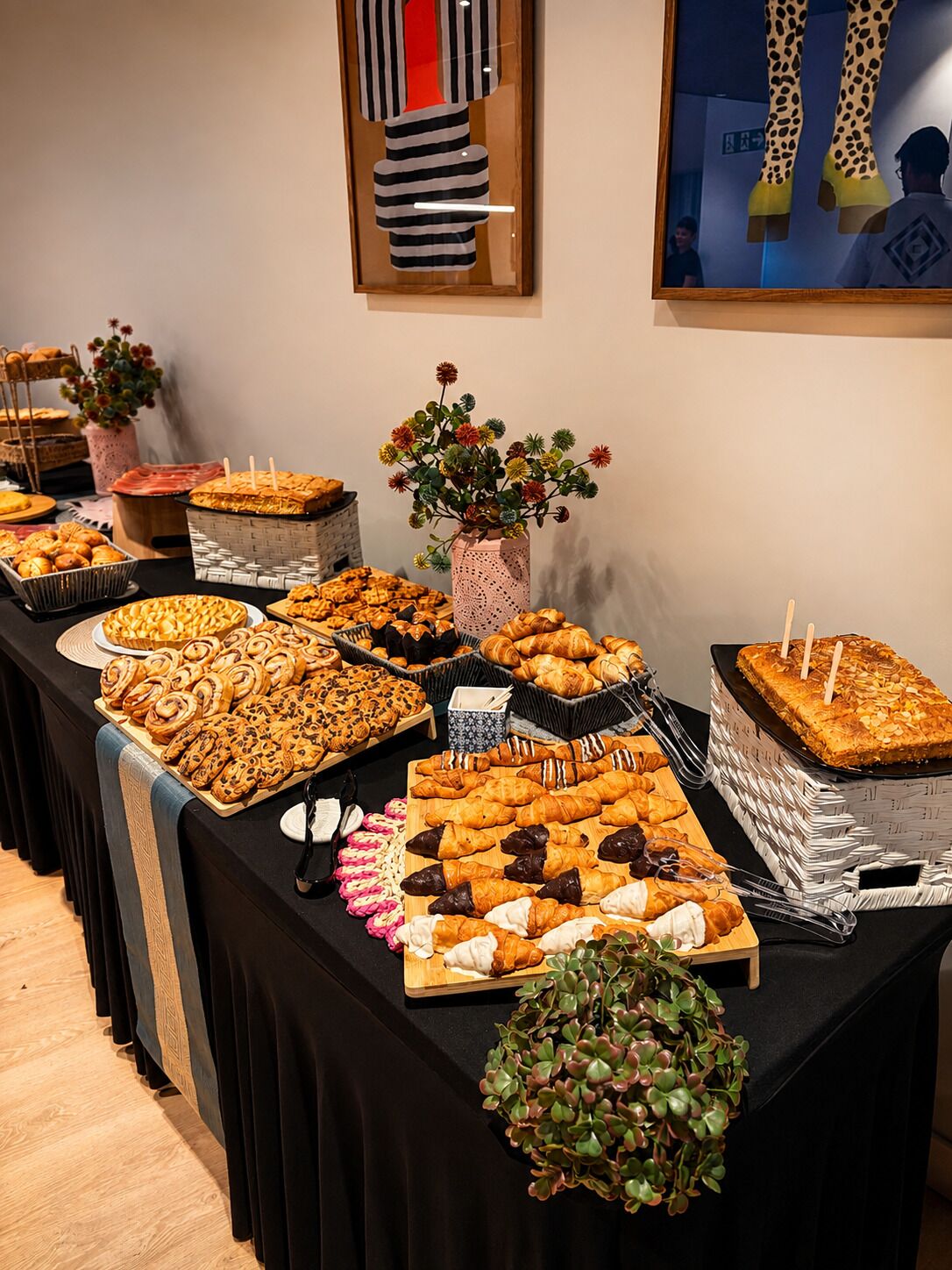 Daily buffet breakfast for a fee