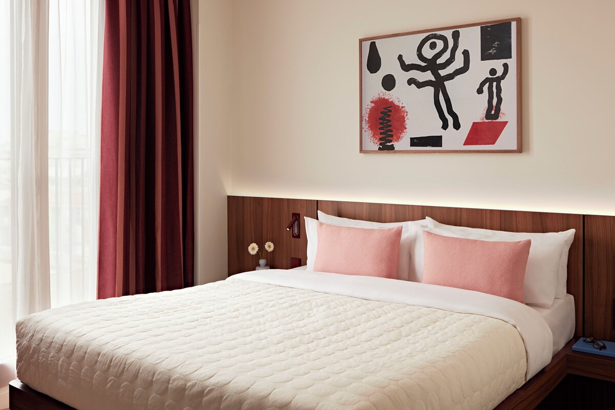 Literie hypoallergénique, coffre-fort, rideaux d’obscurcissement