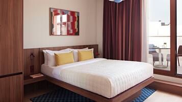 Hypo-allergenic bedding, in-room safe, blackout curtains