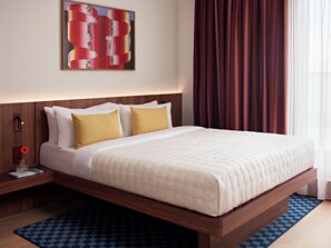 Chambre double, balcon | Literie hypoallergénique, coffre-fort, rideaux d’obscurcissement