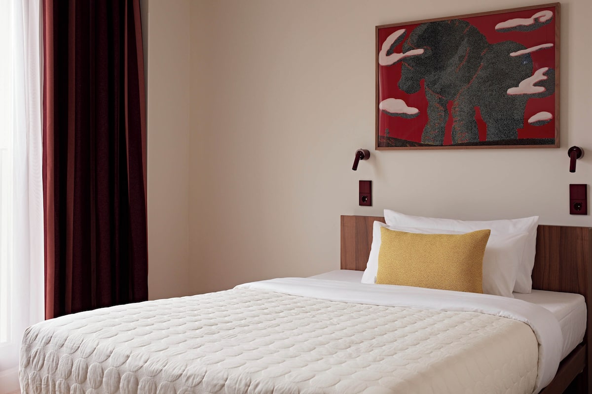 Small Room - Single Bed | Hypo-allergenic bedding, in-room safe, blackout curtains