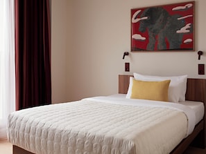 Habitación, 1 cama individual | Ropa de cama hipoalergénica, caja fuerte, cortinas opacas