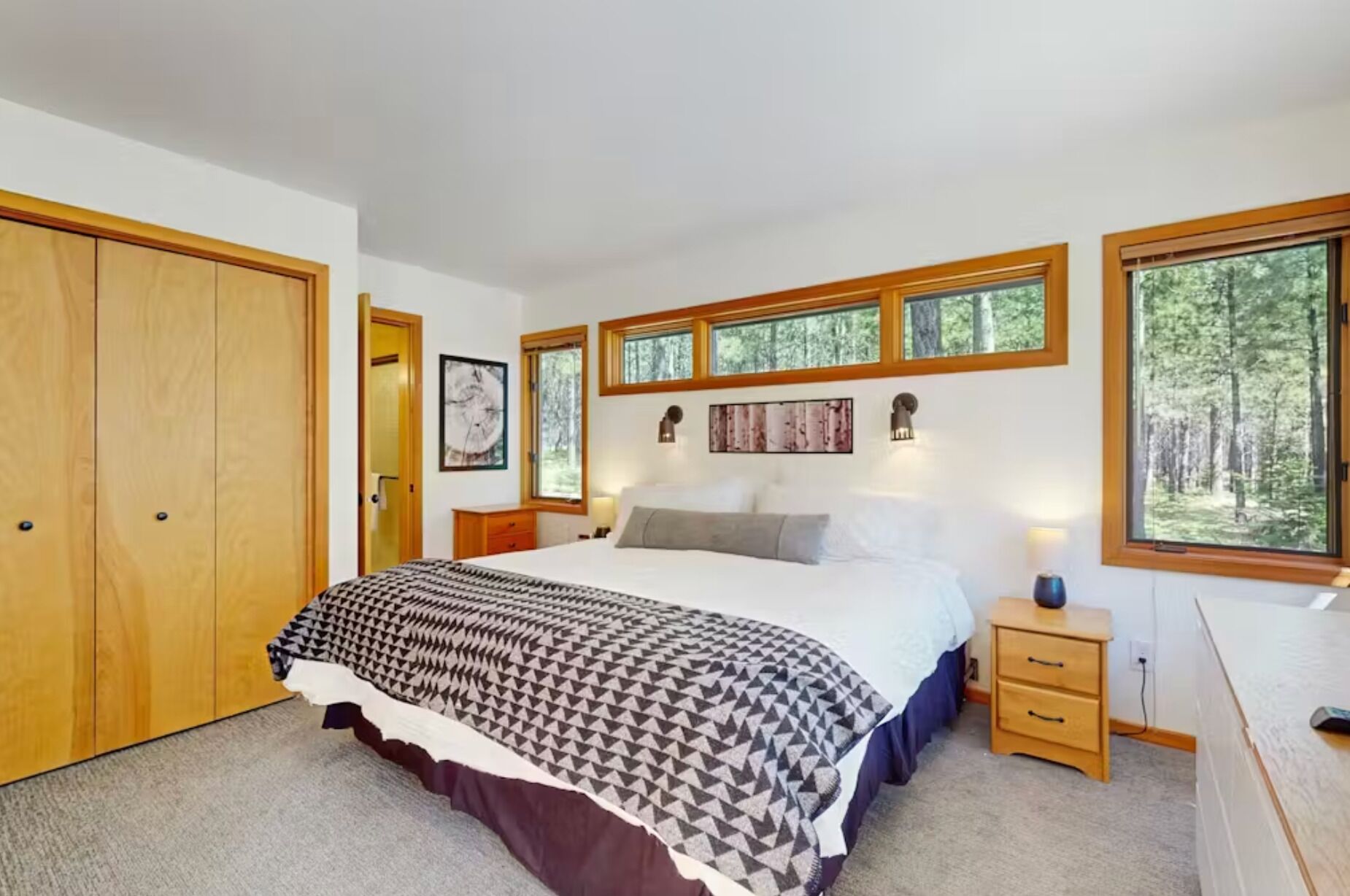 Iron/ironing board, travel cot, WiFi, bed sheets