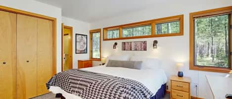 Iron/ironing board, travel cot, WiFi, bed sheets