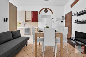 Living area - Vrbo Property (Milano)