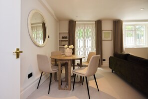 Dining - The Ink & Olive Flat - Clapham (London)