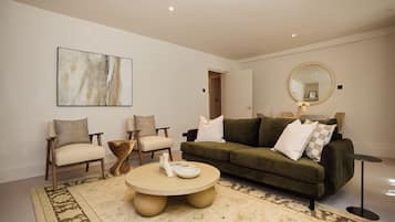 Apartment | Living area