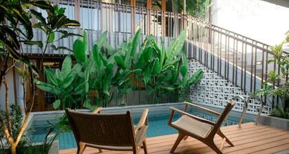 Cozy Mezzanine Loft Bedroom and Master Suite with Shared Pool & Co-Work Deck