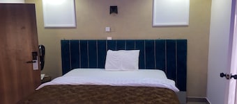 Wimpy hotel and suite beachfront