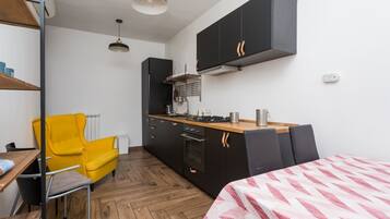 Kühlschrank, Mikrowelle