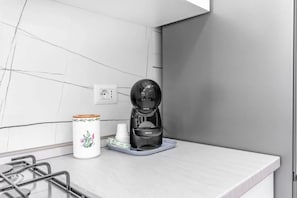 Interior - BOTTE13: Modern Two-Room Apartment Near the Subway (Milano)