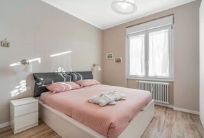 Room - Vrbo Property (Milano)