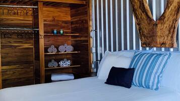 WiFi, bed sheets