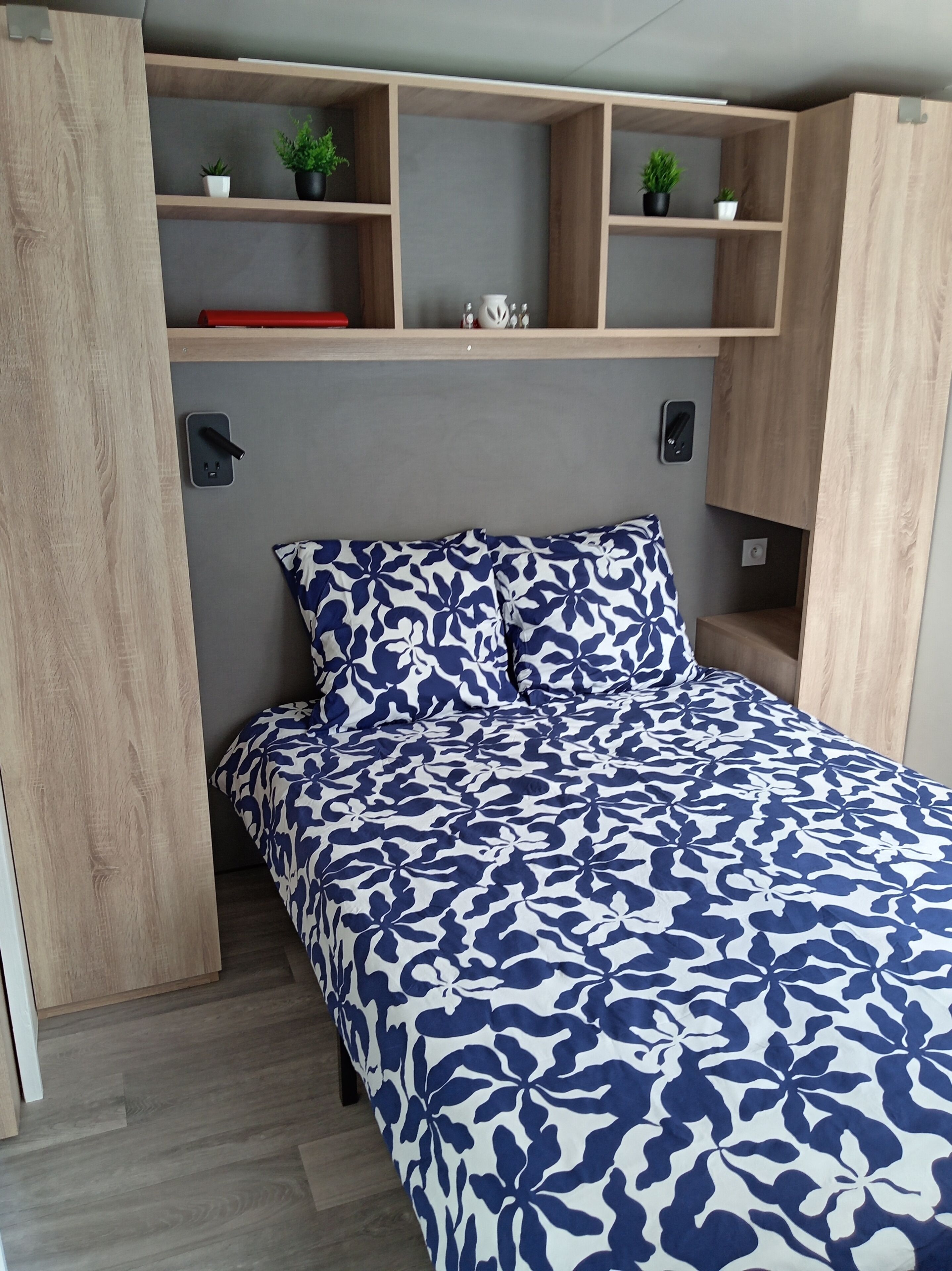 1 bedroom, iron/ironing board, bed sheets