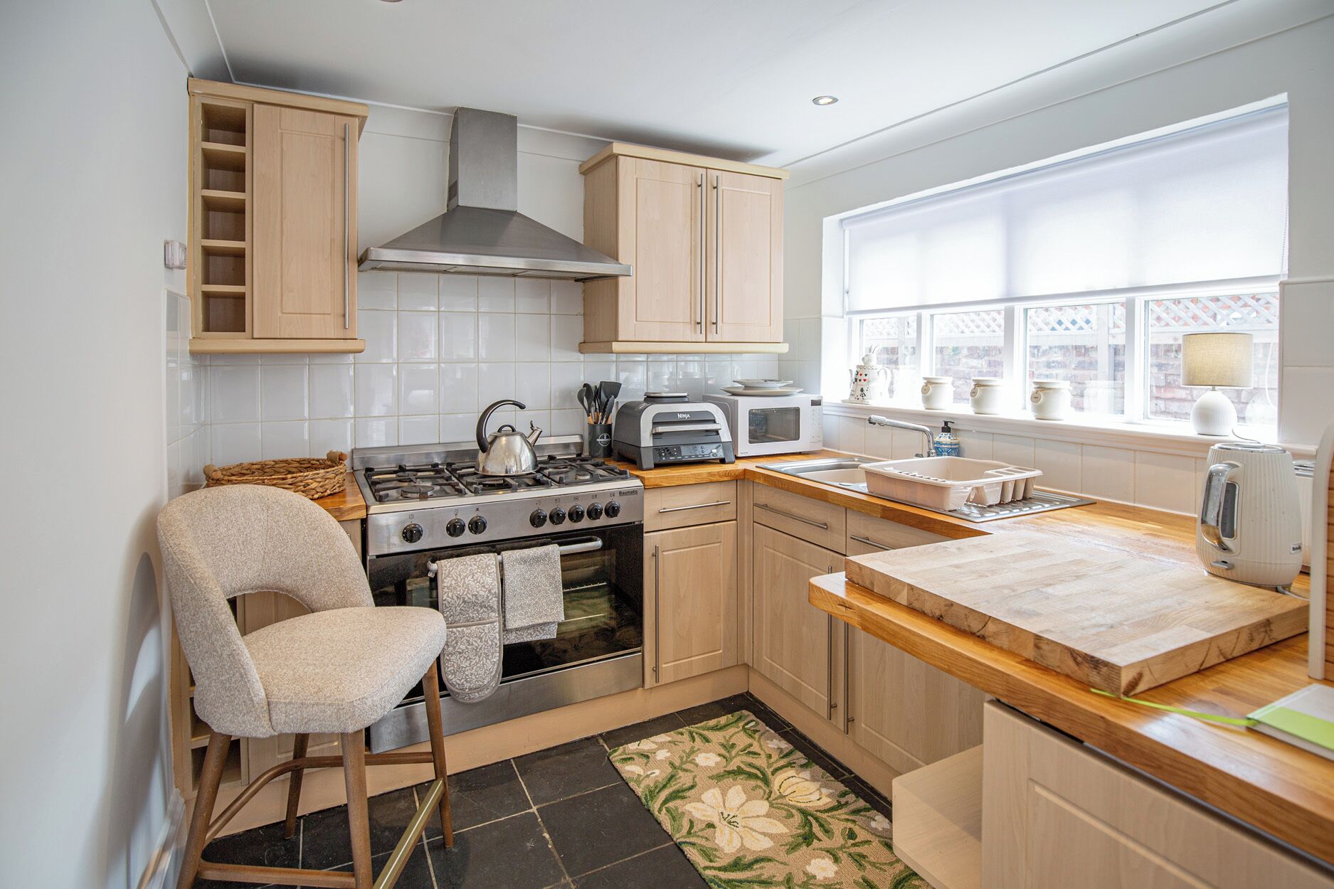Dishwasher, cookware/dishes/utensils