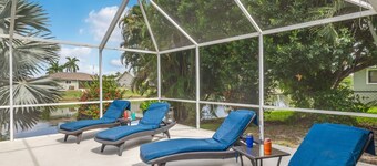 Coral Princess Waterfront Pool & Hot Tub