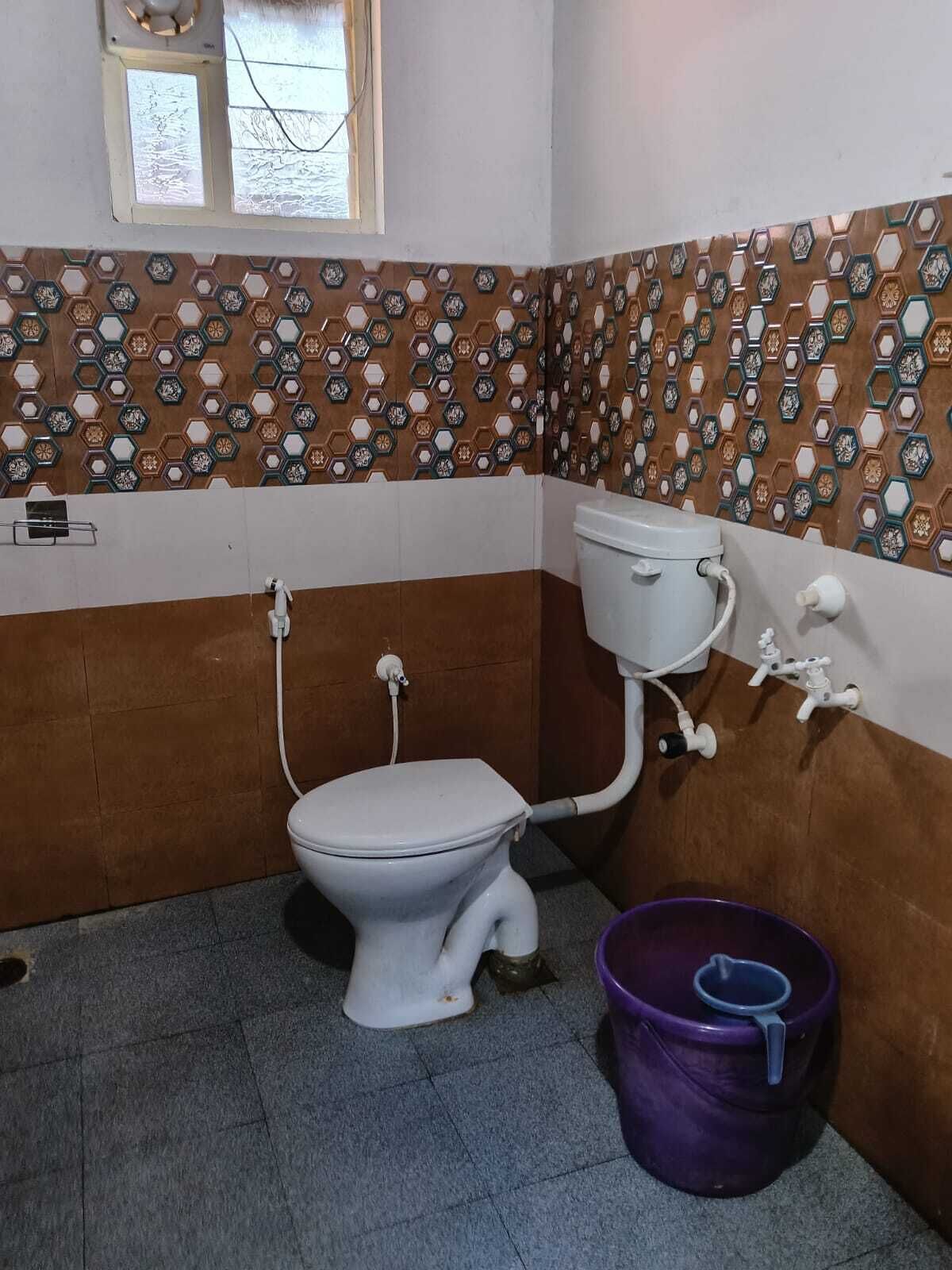 Casa de campo estándar, vista al jardín | Baño | Amenidades de baño gratuitas y toallas 
