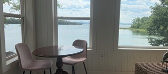 Camp Avaliz - Ocean-view for 2 with a queen bedroom, kitchenette, Wi-Fi and AC